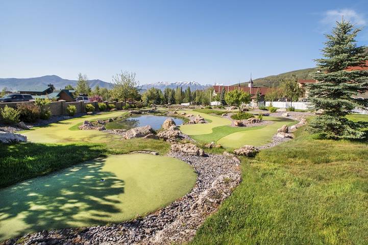 Glamping for 4 people, with pool and hot tub in Utah