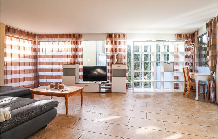 Ganze Ferienwohnung, Terrassenwohnung - Parkplatz, WiFi, 2km zur Skistation in Feldkirch, Rätikon Gebirgsgruppe