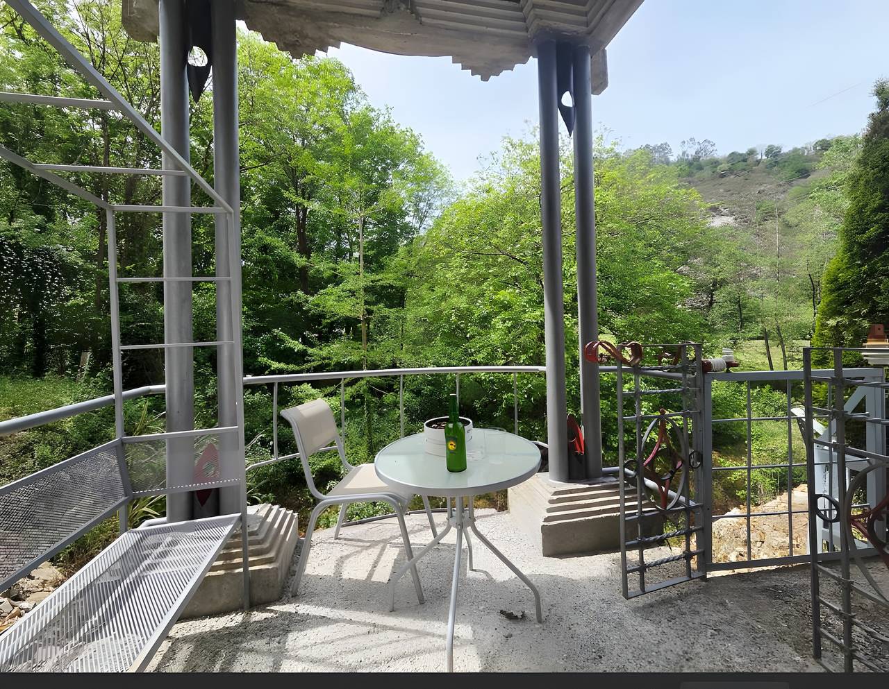 Apartamento entero, Apartamento 'Zentralclub Electra Turbina' con balcón in Belmonte de Miranda, Cordillera Cantábrica