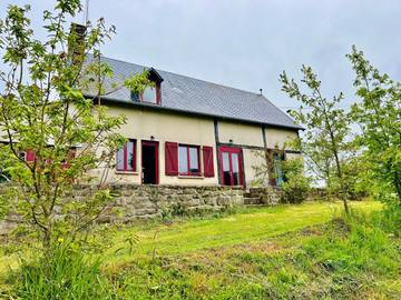 Gîte pour 6 personnes, avec terrasse ainsi que vue et jardin à Marcilly