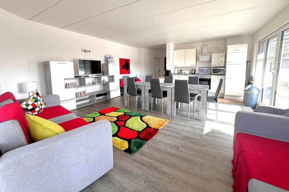 Ganze Wohnung, Ferienwohnung/App. für 9 Gäste mit 160m² in Friedrichshafen in Friedrichshafen, Region Bodensee-Oberschwaben