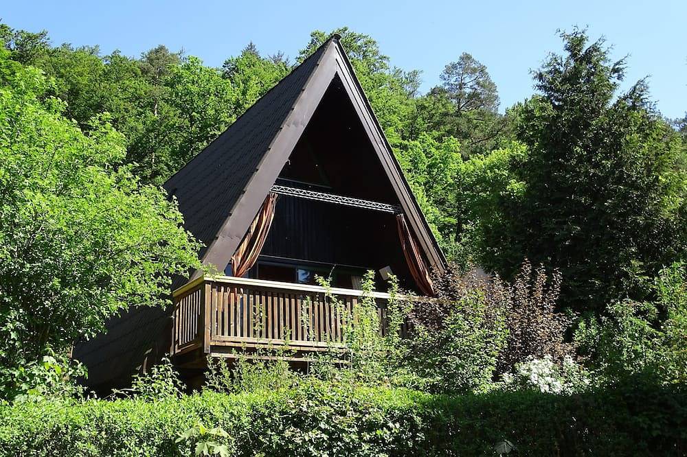Natur pur: Helles Komforthaus zwischen Badesee und Wald, mit sonniger Xxl-Loggia in Kinding, Altmühltal