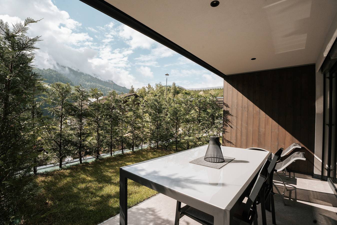 Ganzes Studio, Einzimmerapartment 'Garden Lodge Exclusive One' mit Bergblick, privater Terrasse und Wlan in Saltaus, St. Martin in Passeier
