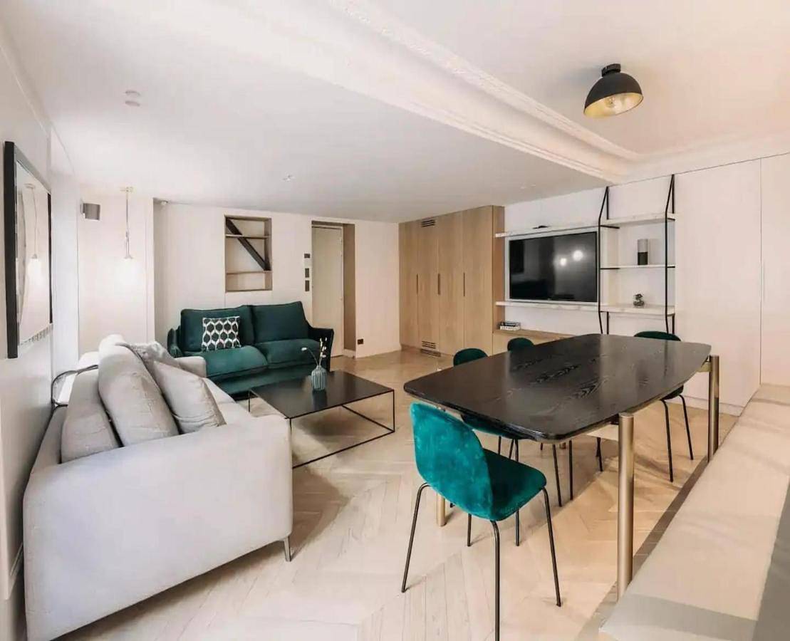 Two-Bedroom Villa in Tower Hamlets, London