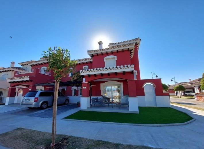 Chalet para 6 personas, con jardín además de piscina y vistas - 1