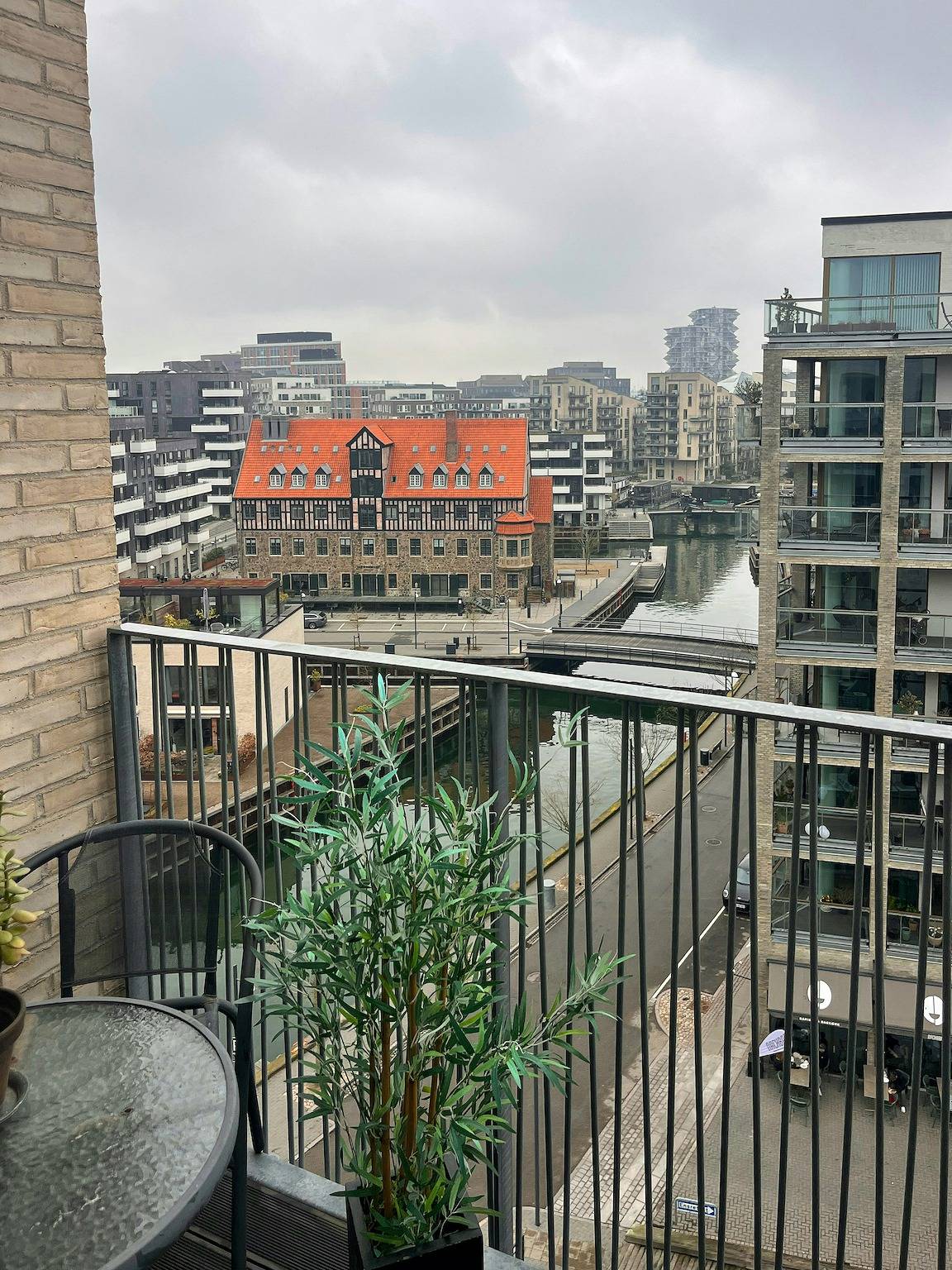 Appartement entier, Appartement en dernier étage avec deux balcons près de Vesterbro in Copenhague, Hovedstaden
