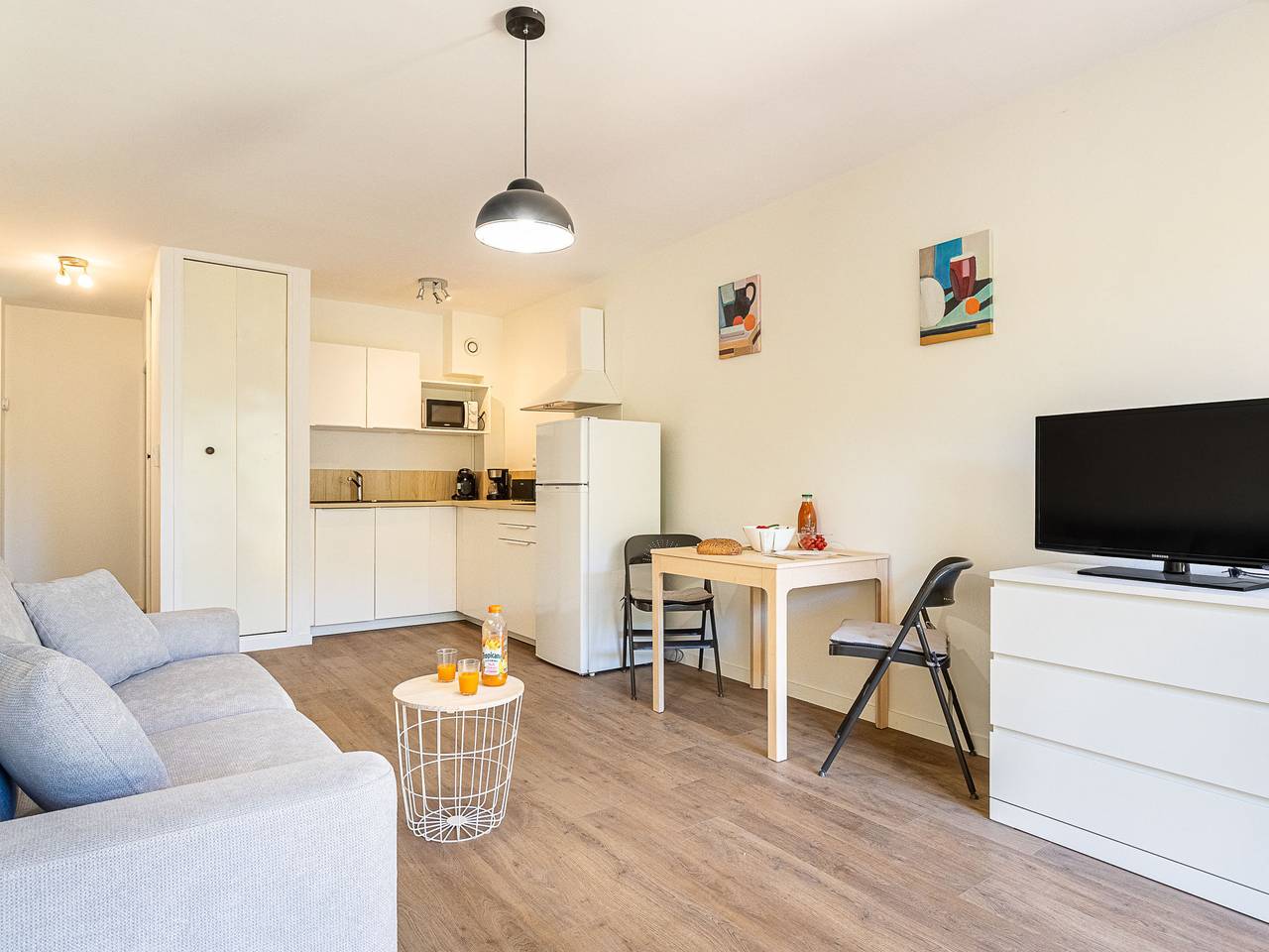 Entire apartment, Les Boutons d'Or in Sanary-sur-Mer, Toulon region