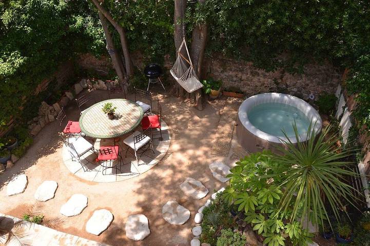 Ferme pour 7 personnes, avec Jacuzzi ainsi que Terrasse et Jardin à Montpellier