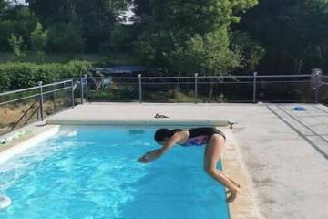 Gîte pour 8 personnes, avec jardin ainsi que sauna et terrasse à Roussillon-en-Morvan