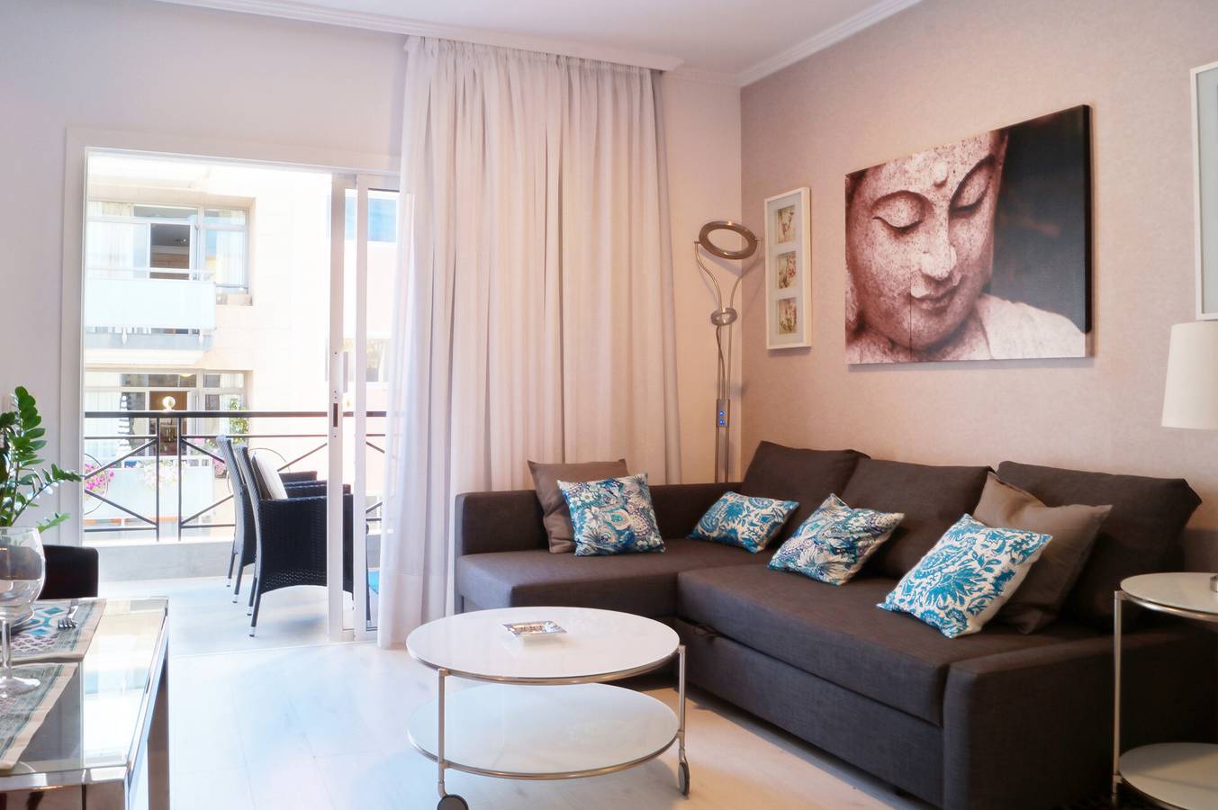 Entire apartment, Vacation Home 'Los Cristianos Seaview Centric' with Sea View, Wi-Fi and Air Conditioning in Los Cristianos, Arona