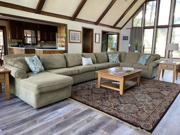 Vacation House for 9 Guests in Lake Guntersville, Alabama, Picture 1