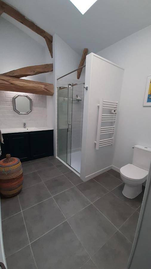 Location de vacances pour 2 personnes, avec vue et jardin, animaux acceptés à Criteuil-la-Magdeleine - 2