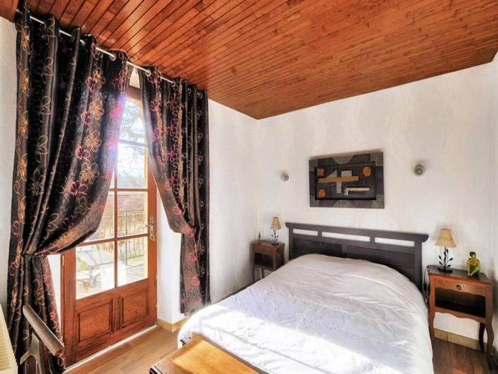 Gîte pour 6 personnes, avec piscine ainsi que jardin et terrasse, adapté aux familles à Paulin - 4