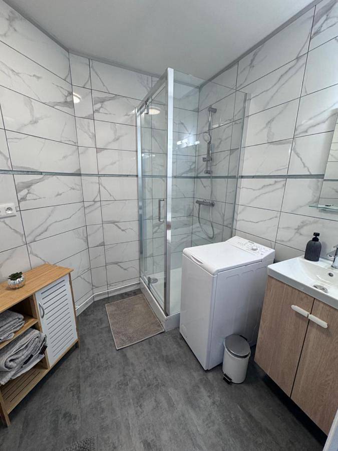 Gîte pour 3 personnes, avec vue et terrasse, animaux acceptés dans Office De Tourisme De Plougonvelin - 3