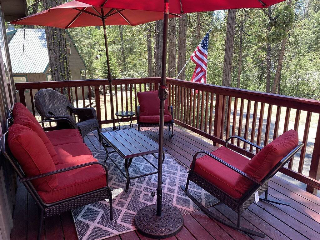 Log Cabin for 8 Guests in Shaver Lake, Kings Canyon National Park