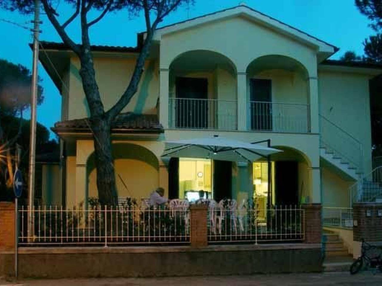 Ganze Wohnung, Blaue Wohnung mit Terrasse in Marina di Castagneto Carducci, Etruskische Küste