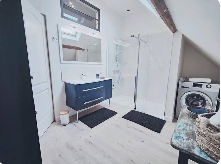 Gîte pour 5 personnes, avec jardin à Cellettes - 3