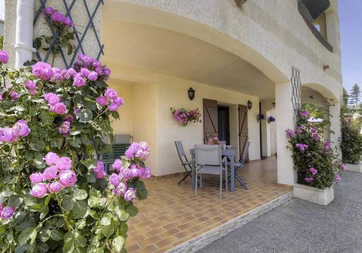 Gîte pour 4 personnes, avec terrasse ainsi que jardin et piscine dans Haute-Corse - 2