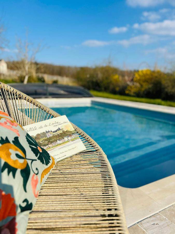 Location de vacances pour 19 personnes, avec Balcon et Terrasse ainsi que Jardin et Piscine à Molineuf