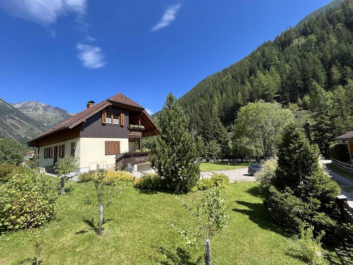 Ferienwohnung für 2 Personen, mit Terrasse und Garten sowie Ausblick in Mallnitz
