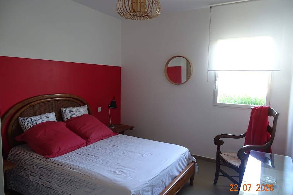 Ganze Wohnung, Tolles neues Luxusappartement in Residenz, 70m vom Strand Pinarello in Pinarellu, Zonza