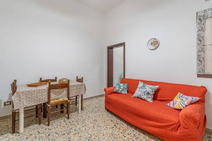 Apartamento entero, Apartamento 'Wolf House' con terraza privada, Wi-Fi y aire acondicionado in Noto (Sicilia), Municipio de Noto