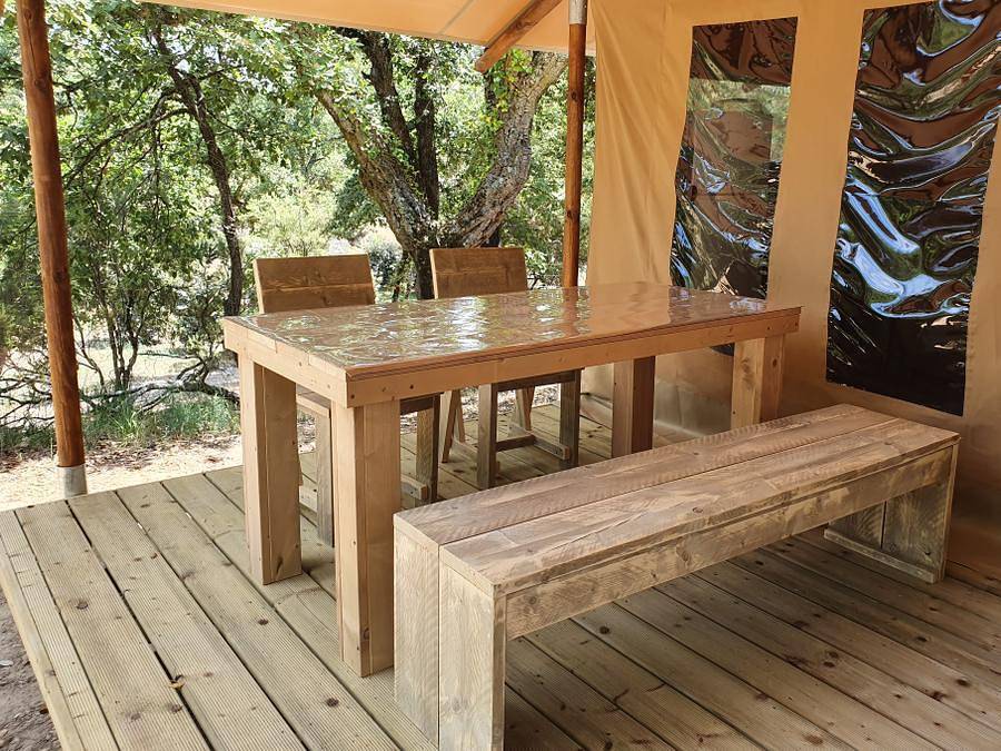 Camping Charlemagne - Tente en toile et en bois 5 personnes - Eco-Lodge Savane in Grimaud, Côte méditerranéenne (France)