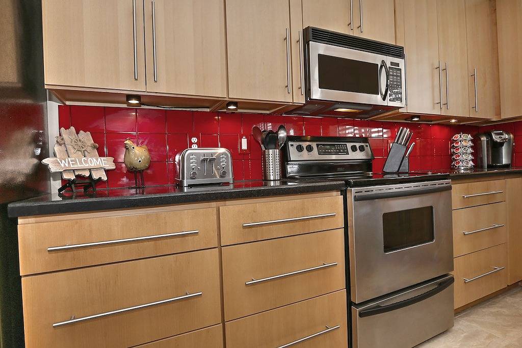 Lakefront Luxury Home mit einem Pontonboot, Pool, in der Nähe von Peoria Sports Complex in Glendale, Maricopa County