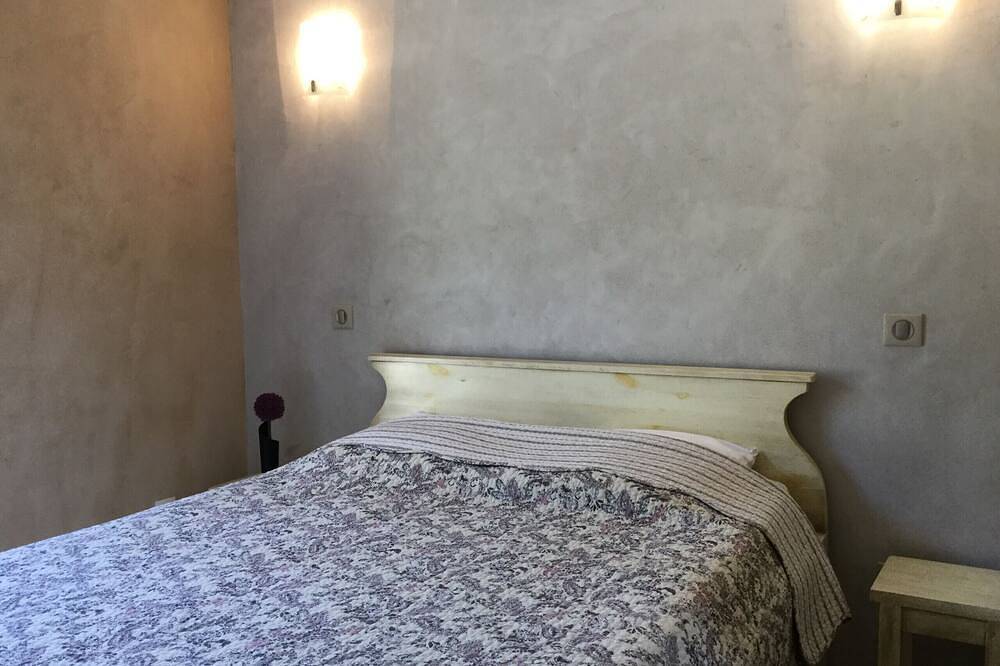 Típica casa de campo provenzal con piscina privada Cheval blanc Luberon 6 personas in Cheval-Blanc, Parque natural regional del Luberon