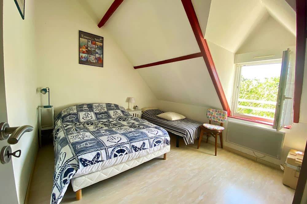 Maison confortable près de la plage avec piscine à Sarzeau, Presqu'île de Rhuys in Sarzeau, Côte des Mégalithes