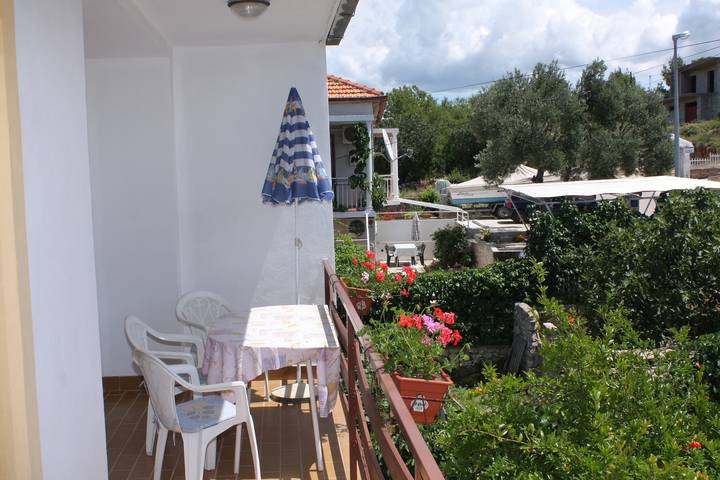 Ferienwohnung für 2 Personen, mit Balkon/Terrasse in Tisno