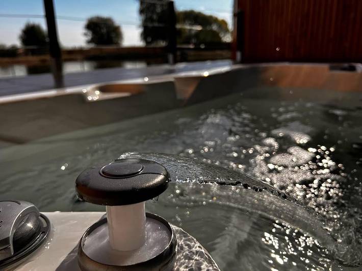 Maison de campagne pour 2 personnes, avec terrasse et jacuzzi ainsi que jardin et sauna à Wambrechies - 4