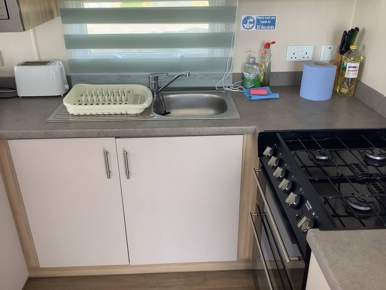 Holiday Home Sleeps 8 with Parking in Ingoldmells, Lincolnshire
