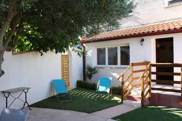 Gîte pour 4 Personnes dans Puisserguier, Région de Béziers, Photo 1