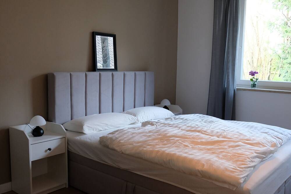 Modernes Traumhaus mit 5 Schlafzimmern, eigenem Spa und Gym in Norderstedt, Kreis Segeberg