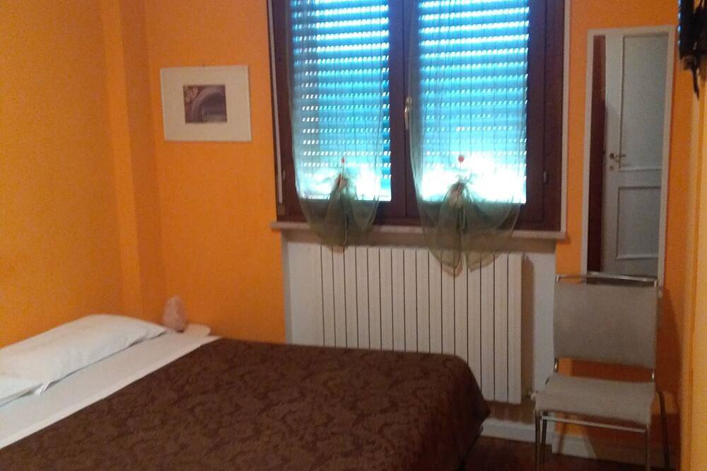 Ganze Wohnung, Biancofiore apartment 150 meters from the sea with garden in Fano in Fano, Fano (Gemeinde)