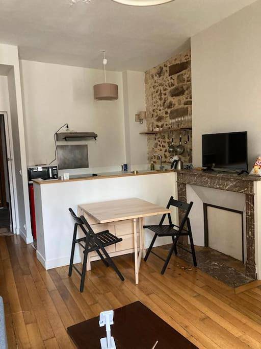 Appartement entier, Two-Bedroom Apartment in Fontainebleau, Seine-et-Marne
