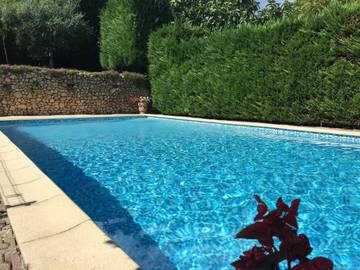 Gîte pour 6 personnes, avec vue ainsi que jardin et piscine à Alès