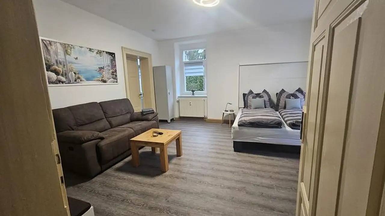 Entire holiday apartment, Cozy Apartment near City Center with Parking & Amenities in Zittau, Zittau Mountains