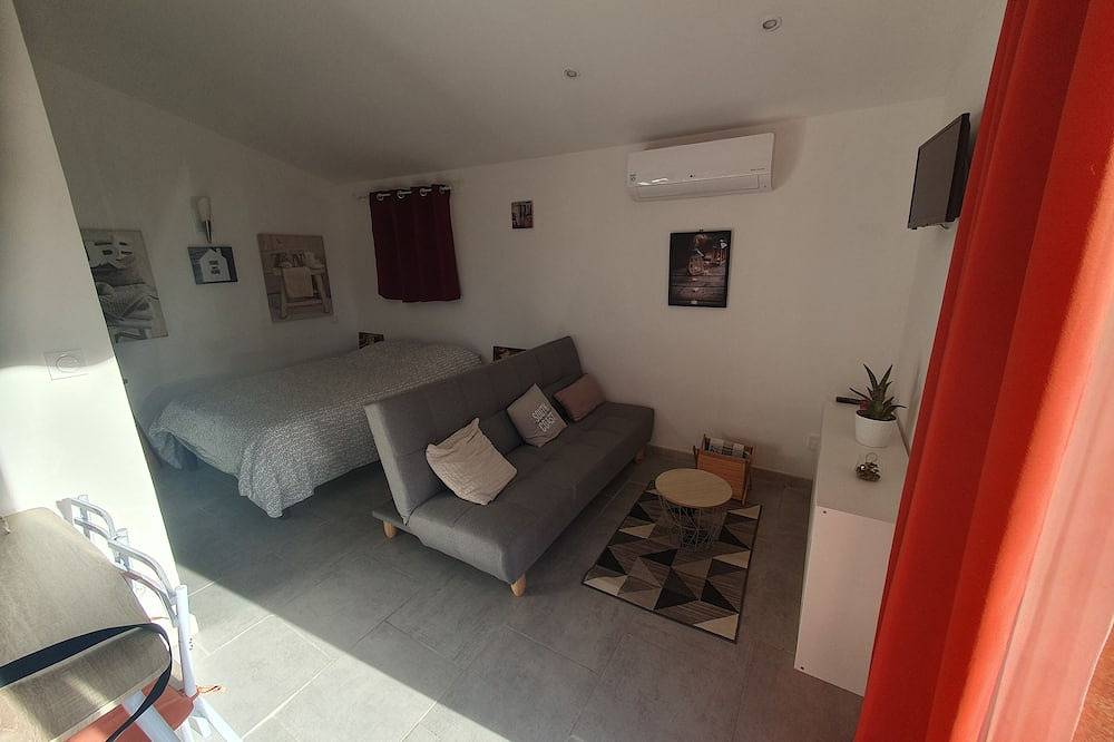 Appartement entier, Studio tout confort in Mornas, Vaucluse