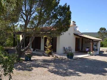 Cottage pour 4 personnes, avec piscine et terrasse à Cesseras