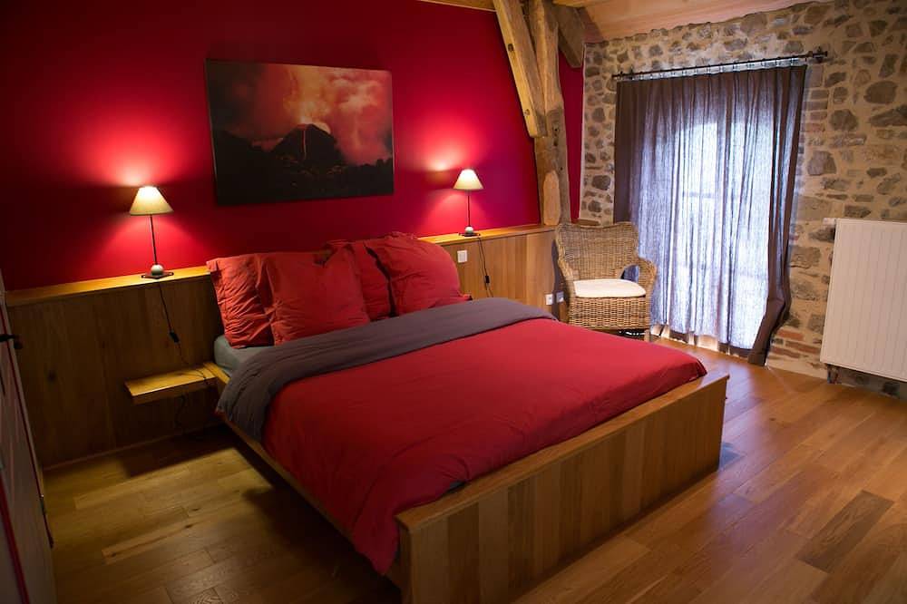 Charmantes Haus, Schwimmbad, Whirlpool, Fitnessraum, Sauna in Charensat, Puy-de-Dôme