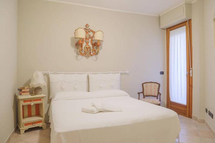 Appartamento per 4 persone, con Balcone e Terrazza nonché Giardino e Panorama a Poggibonsi