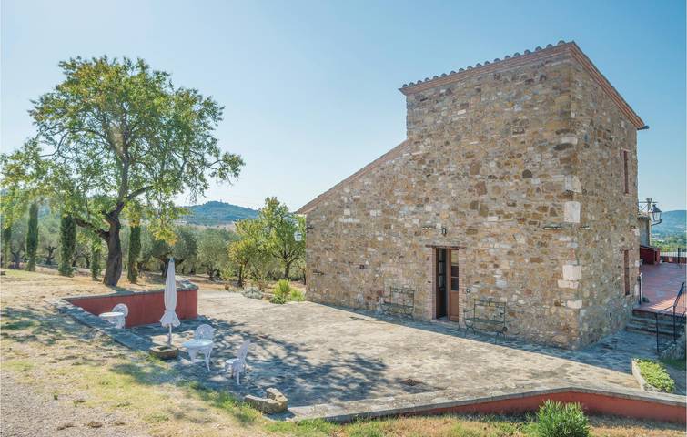 Rifugio a bordo piscina vicino al Lago Trasimeno in Magione, Lago Trasimeno
