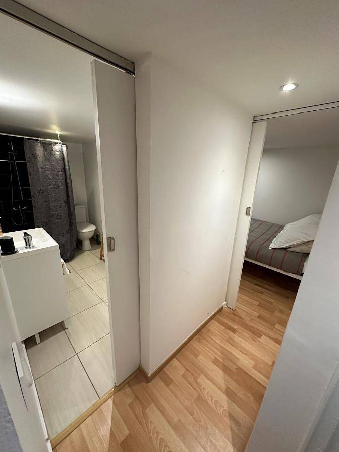 Appartement entier, Appartement T2 à 13 km de Paris in Morangis, Essonne