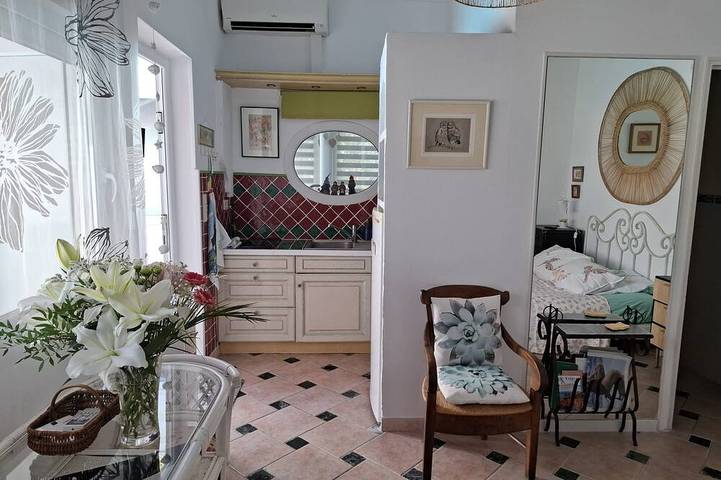 Apartamento entero, Pequeña casa de 30m2 para 2 personas en propiedad privada con piscina. in Saint-Aygulf, Frejus
