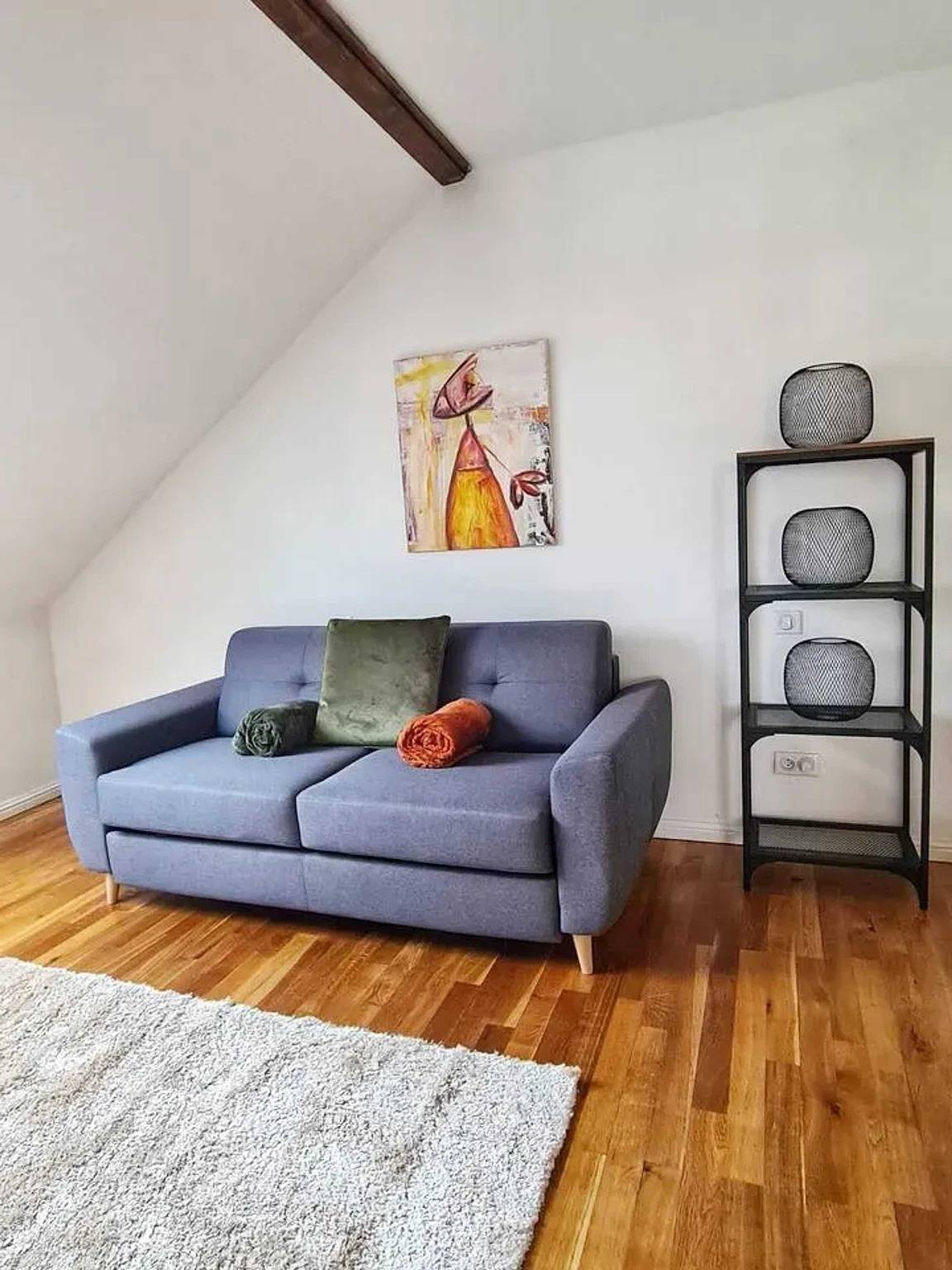 Apartamento entero, Apartamento cómodo en Bitche con jacuzzi, 100 m². in Bitche, Sarreguemines