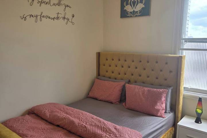 Apartment for 7 people, with balcony in Wolverhampton