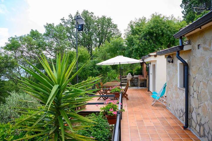 Ferienhaus für 6 Personen, mit Terrasse und Garten