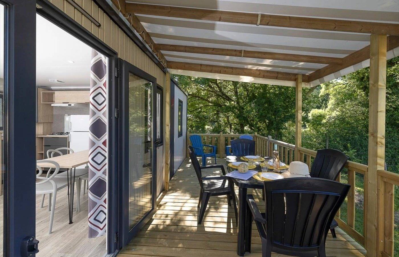 Camping 3 étoiles - Piscine in Montpon-Ménestérol, Périgord Blanc